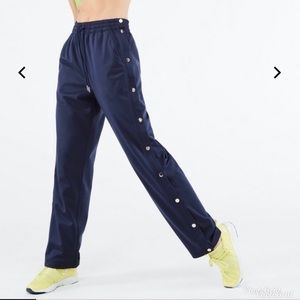 Preowned good condition Fabletics Slay pans, large